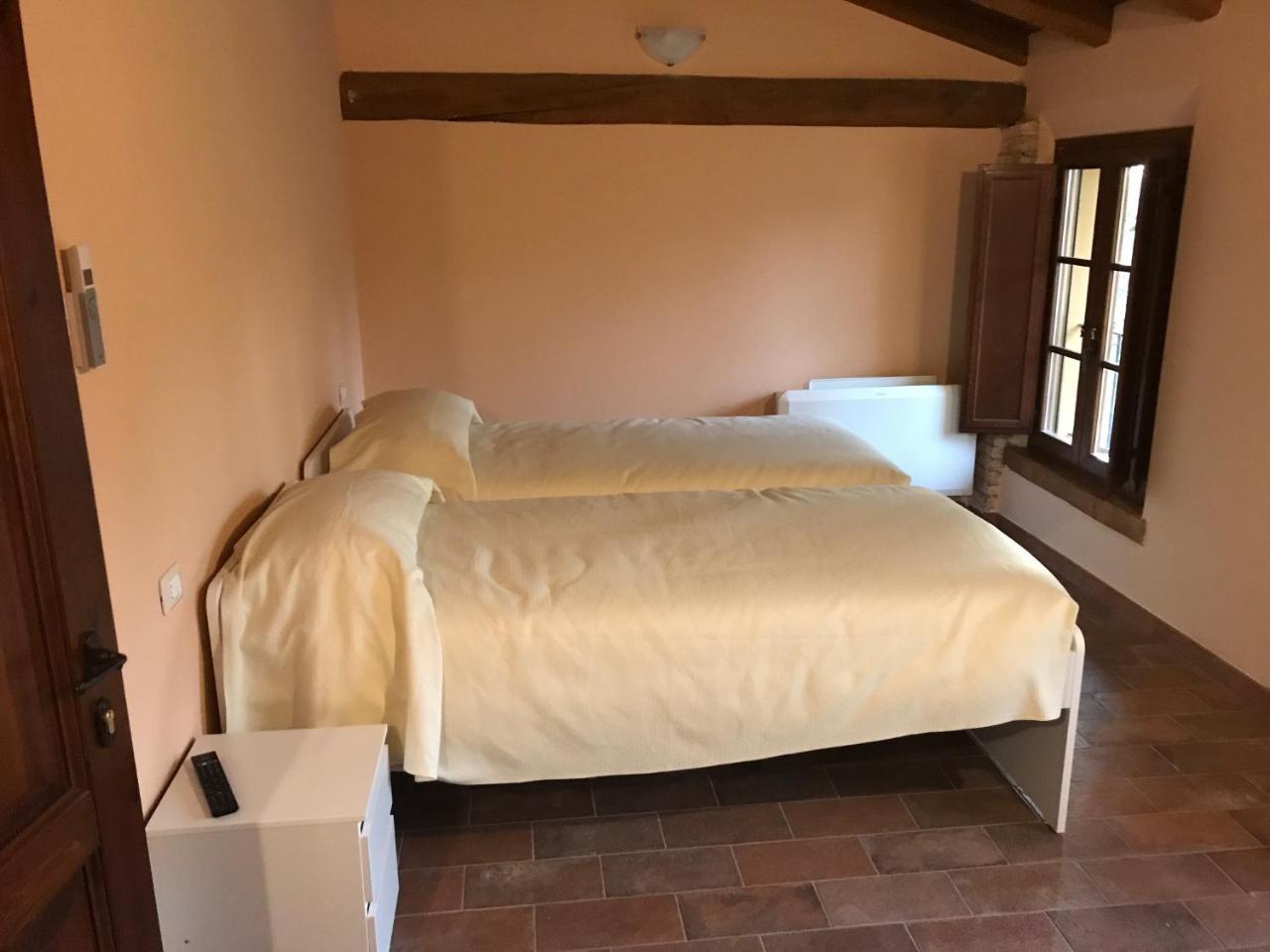 Agriturismo Podere Casino Mezzolara Δωμάτιο φωτογραφία